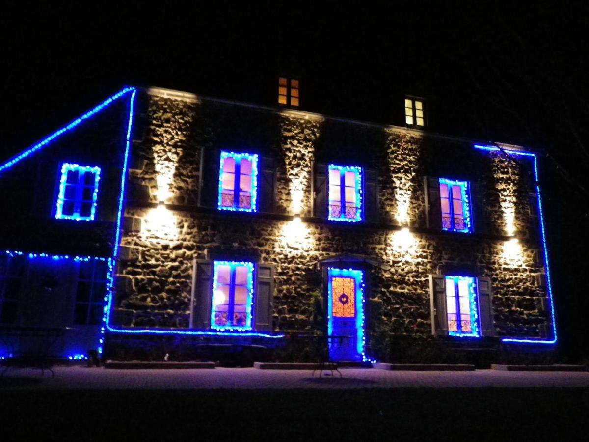 Maison D'Hotes La Nichee Rochefort-Montagne Екстериор снимка
