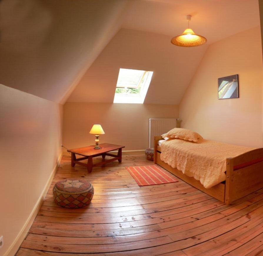 Maison D'Hotes La Nichee Rochefort-Montagne Екстериор снимка