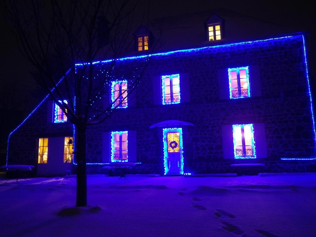 Maison D'Hotes La Nichee Rochefort-Montagne Екстериор снимка
